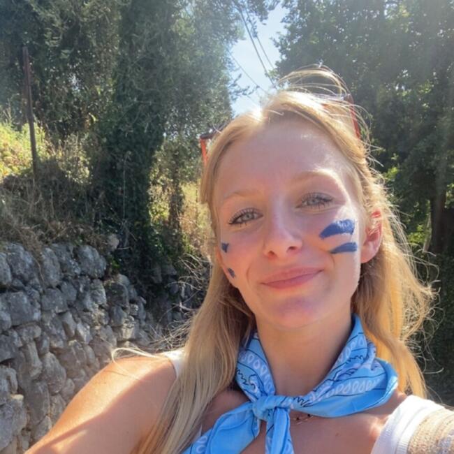 Babysitter in Valbonne: Rose