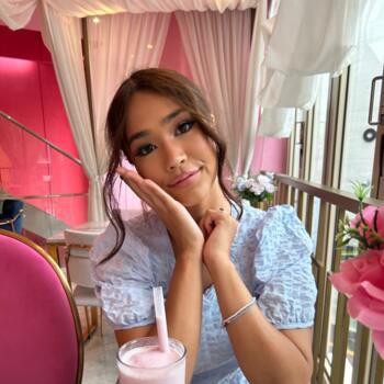 Babysitter in Gaegeum: Esra