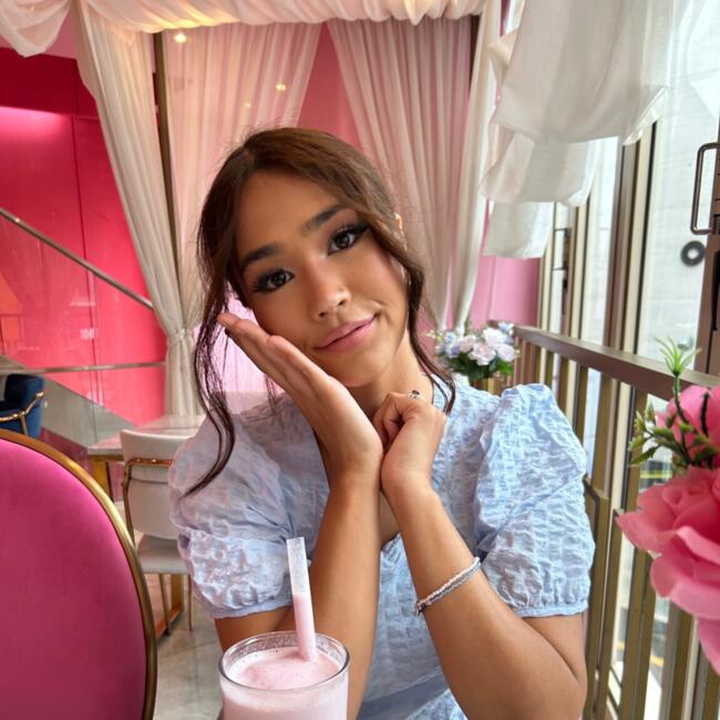 Babysitter in Gaegeum: Esra