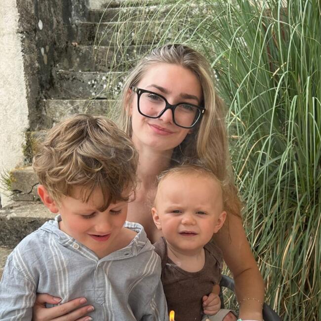 Babysitter in Poitiers: Lola