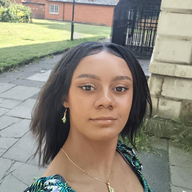 Babysitter in London: Chaya