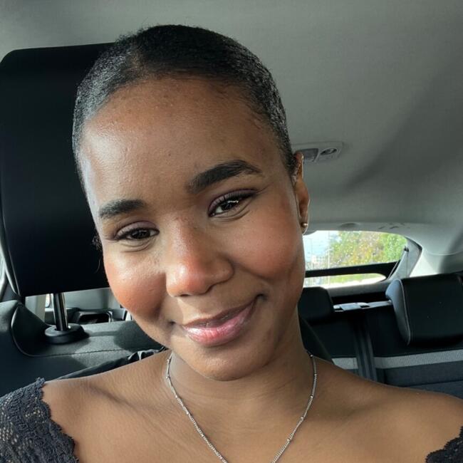 Trabalho de babysitting em Cascais: Linda