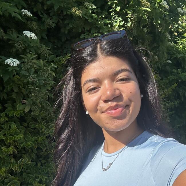 Babysitter in Diemen: Esther