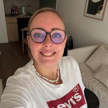 Babysitter in Saintes: Eléna