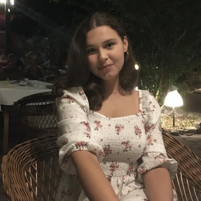 Babysitter in Luxembourg: Alexandra