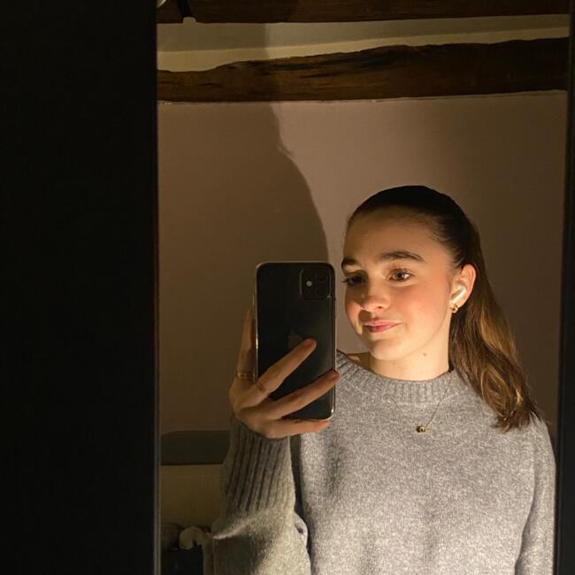 Babysitter in Ligny: Florine