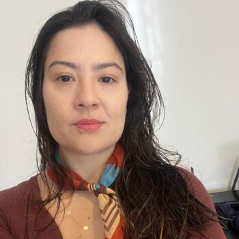 Emprego de babá em Bauru: emprego de babá Monique