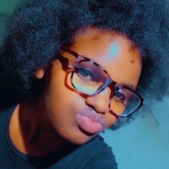 جليسة أطفال في دبي: SHADIAH