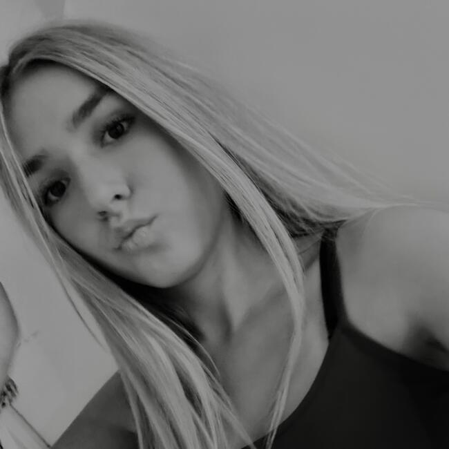 Babysitter in Camors: Thalia