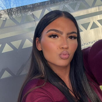 Babysitter in Tresses: Manel