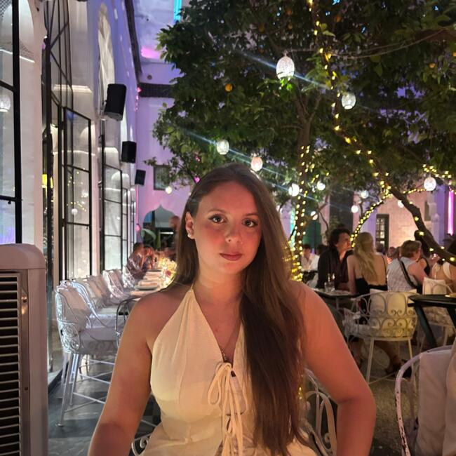 Babysitter em Albufeira: Lara