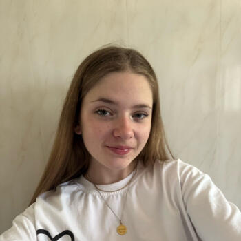 Babysitter in Lusanger: Laura