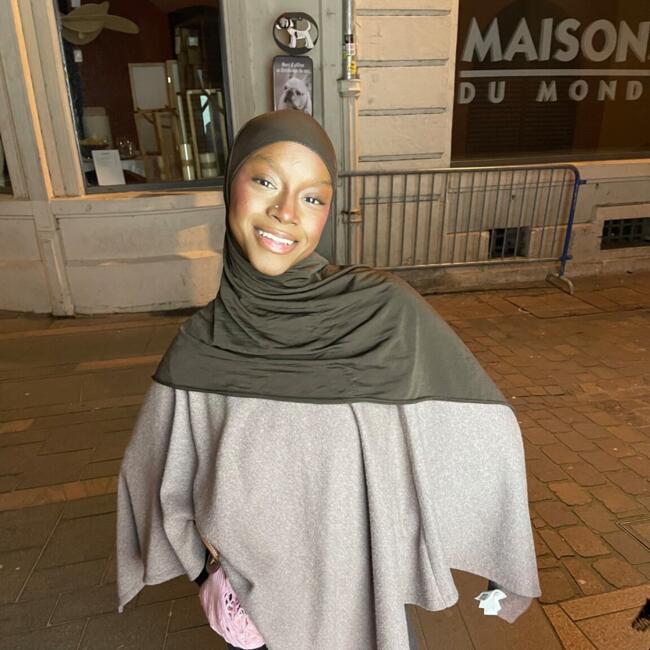 Babysitter in Bellegarde-sur-Valserine: DIAKEMBA