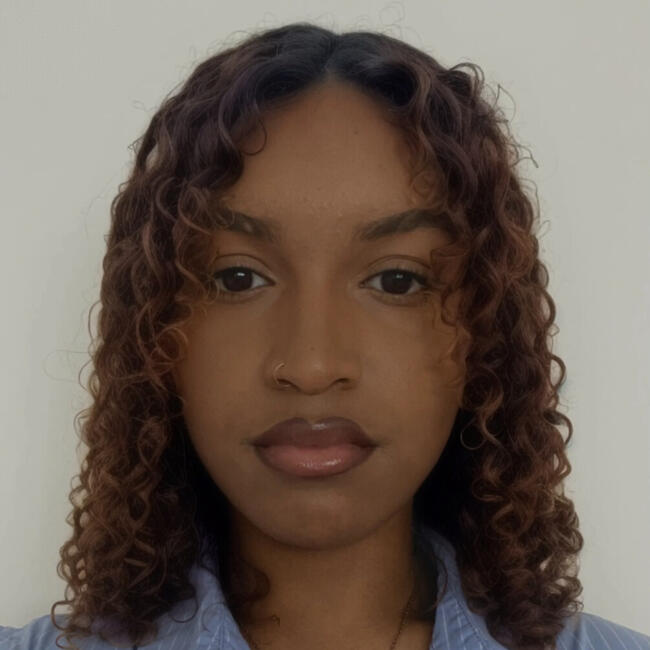 Babysitter in Paris: Cassie