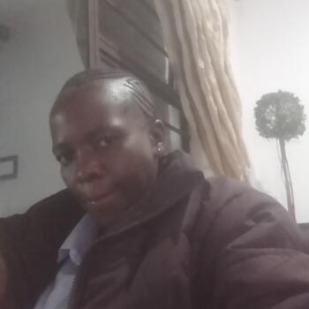 Nanny in East London: Nozuko