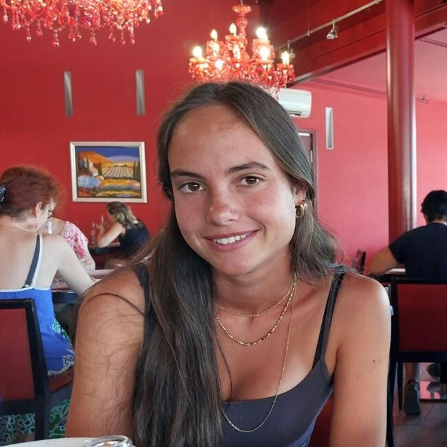 Babysitter in Andernos-les-Bains: Emma