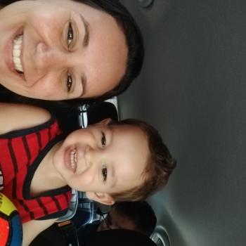 Emprego de babá em Palhoça: emprego de babá Débora