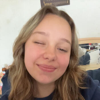 Babysitter in Waremme: Loreane