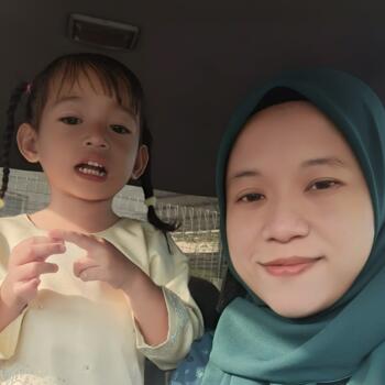 Pengasuh di Johor Bahru: Noralina