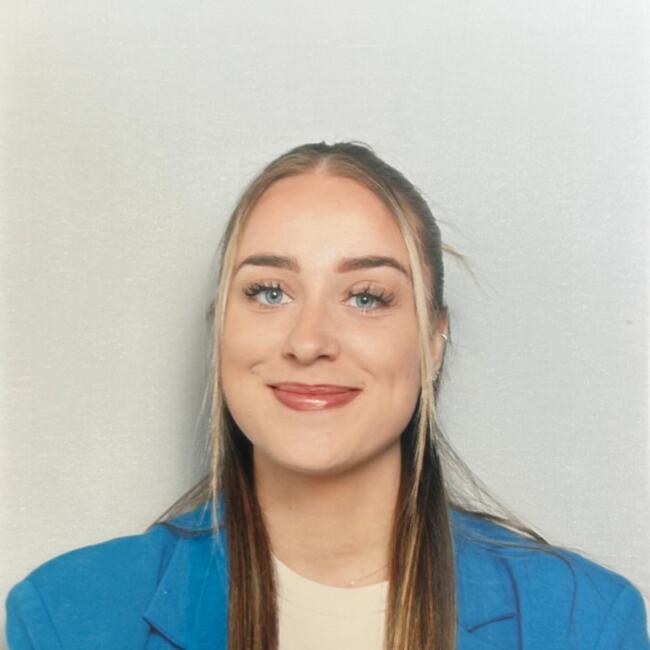 Babysitter in Saint-Cergues: Marion