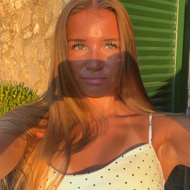 Barnvakt i Esbo: Daniella