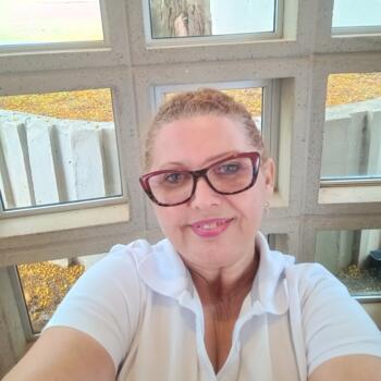 Babysitter Guarulhos: Joana Darc