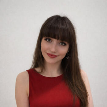 Babysitter in Biarritz: Maya