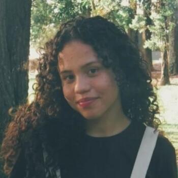 Babysitter in Canoas: Nicoly