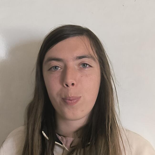 Babysitter in Valognes: Chloe