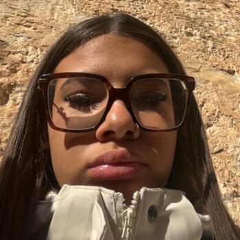 Babysitter in Manama: Assia