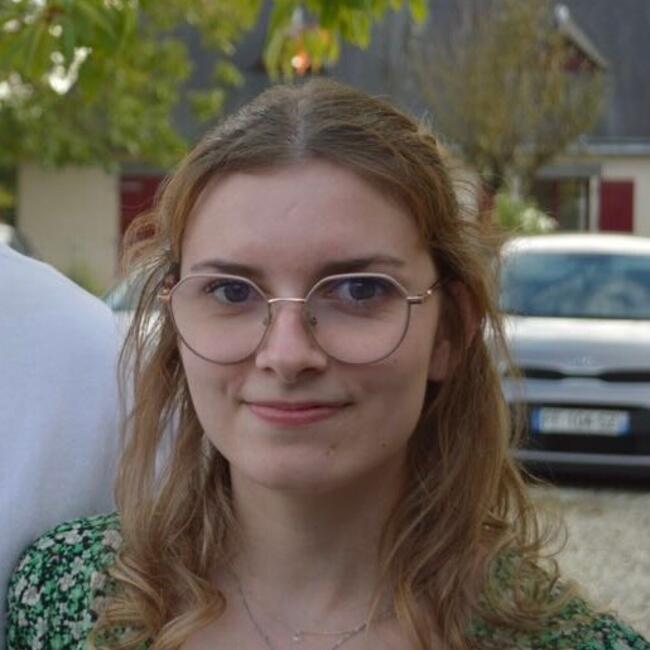 Babysitter in Chambray-lès-Tours: Doriane