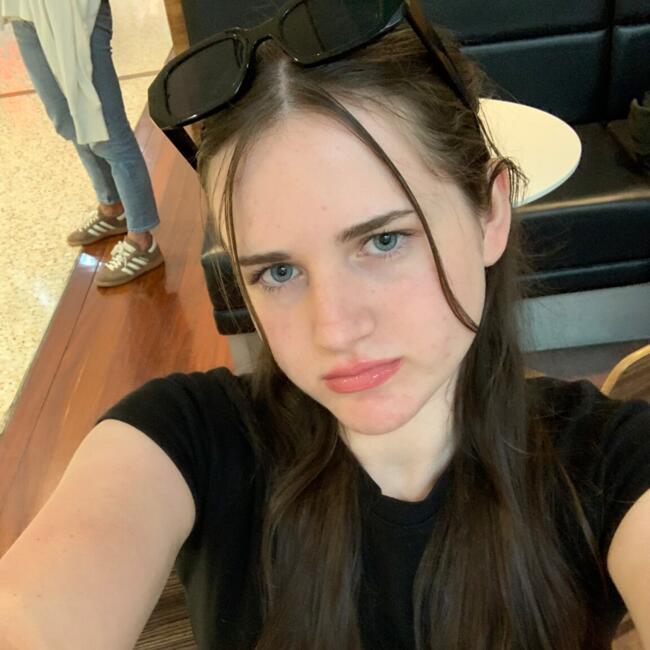 シドニー のベビーシッター: Ella