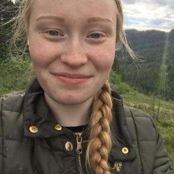 Babysitter Hayden Lake: Clara
