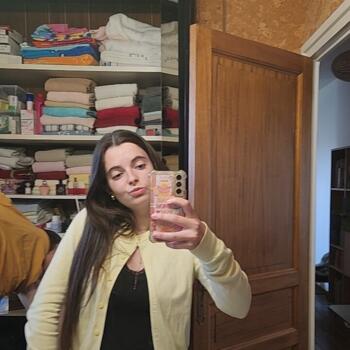 Babysitter in Condom: Hanaé Laurier