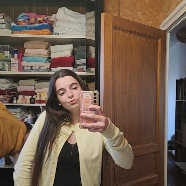 Babysitter in Condom: Hanaé Laurier