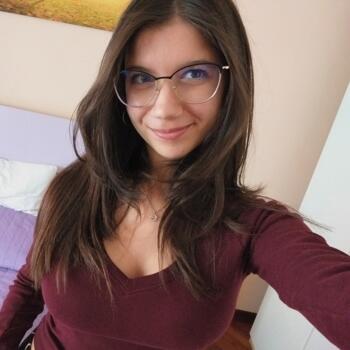 Babysitter in Rome: Giulia