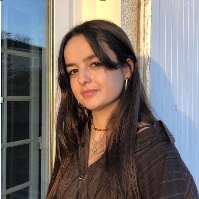 Babysitter in Biard: Ambre