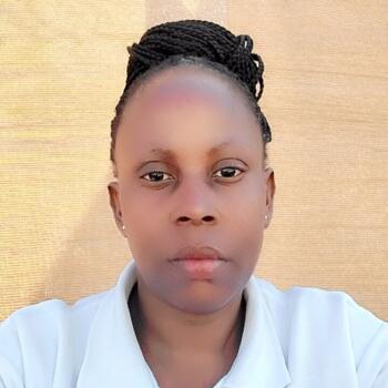 مربية أطفال في دبي: Ruthie