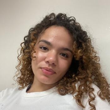 Babysitter in Midland (Beaver County): Julieth