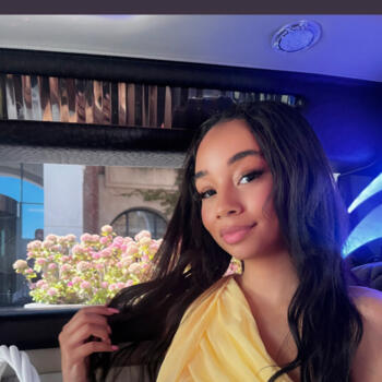 Babysitter in Ganshoren: Jasmine