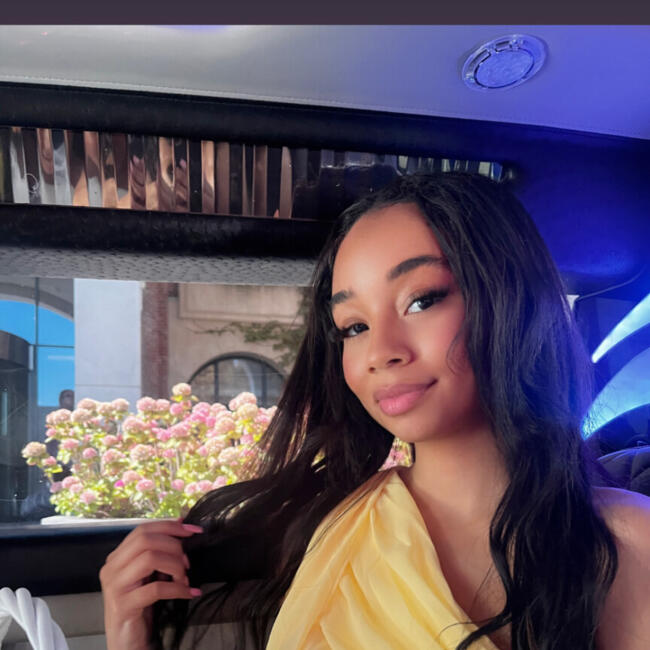 Babysitter in Ganshoren: Jasmine