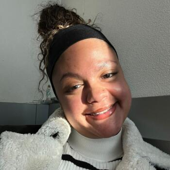 Babysitter in Lyon: Ella