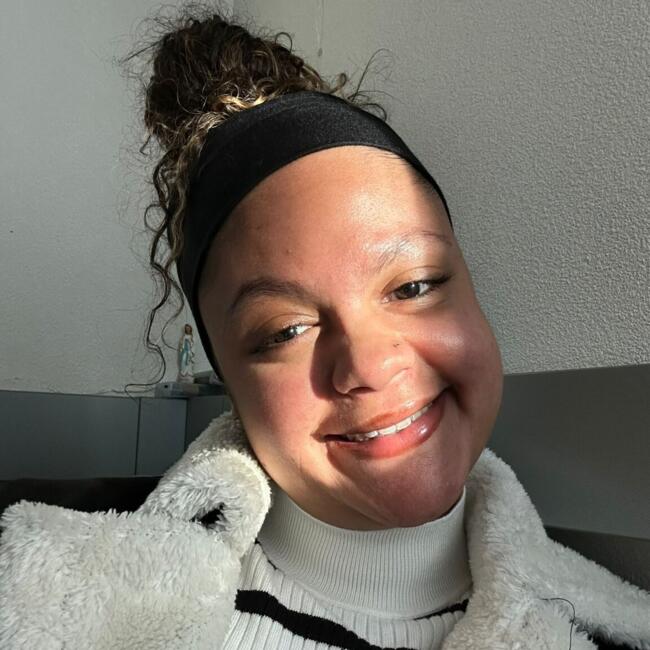 Babysitter in Lyon: Ella