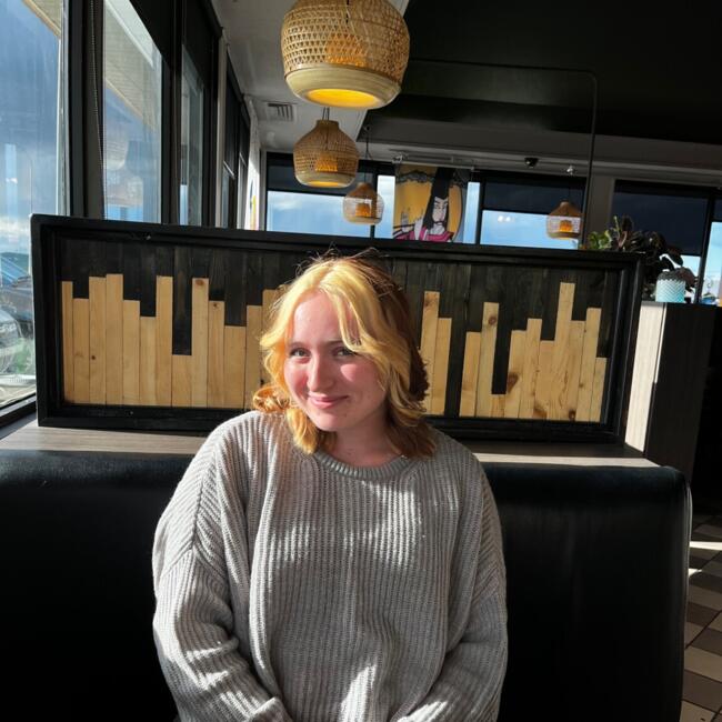 Baby-sitter in Calgary: Ayva Kauffman