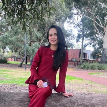 Trabalho de babysitting em Perth: Trabalho de babysitting Nurul Ain