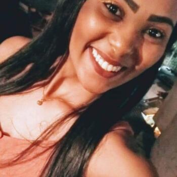 Babysitter Ribeirão das Neves: Sibele