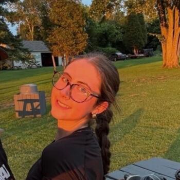 Babysitter in Cornwall Island (United Counties of Stormont, Dundas and Glengarry): Rose
