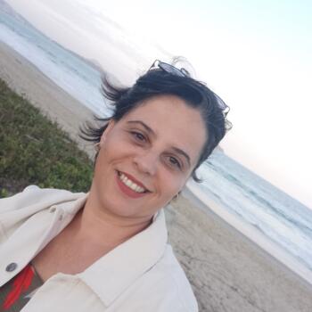 Babysitter Blumenau: Leila