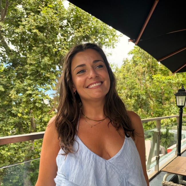 Babysitter in Funchal: Dione Fernandes