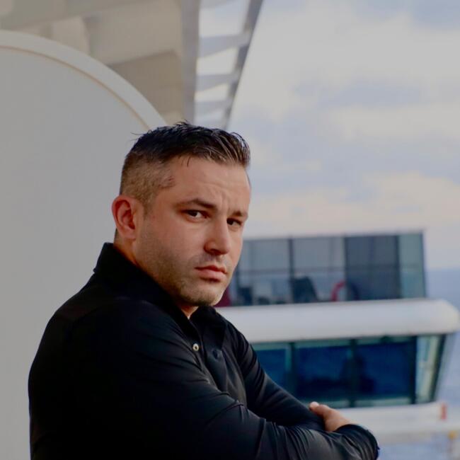 Babysitting job in Palhoça: Douglas